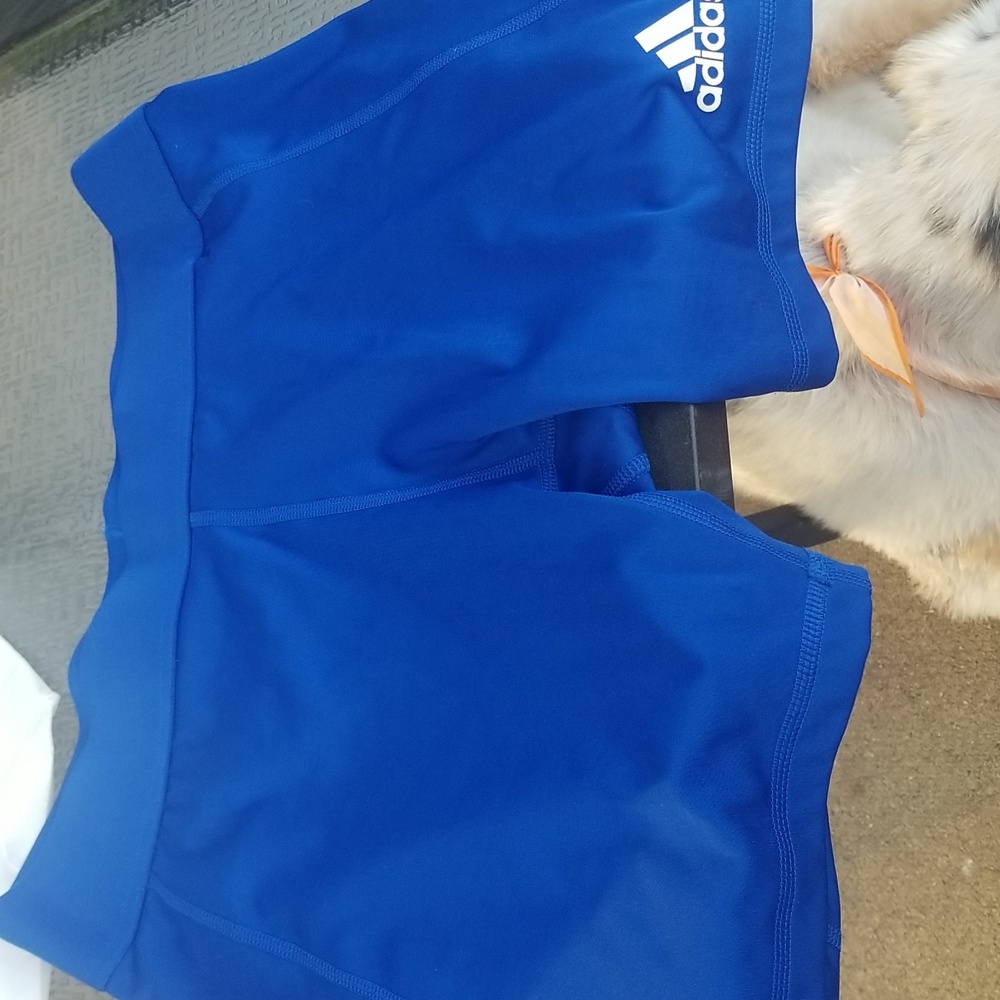 Women's adidas 5in aero ready spandex/polyester shorts. Size medium. Royal blue